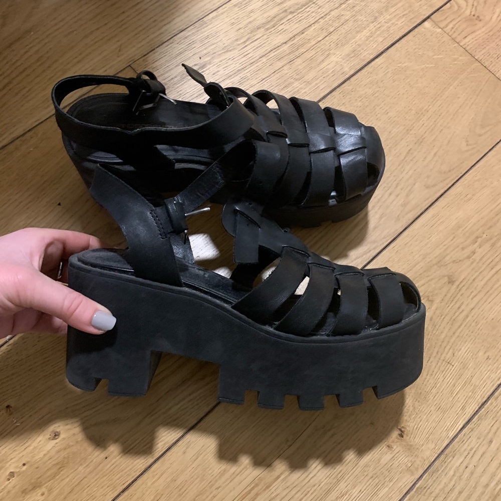 Trendy chunky sandals